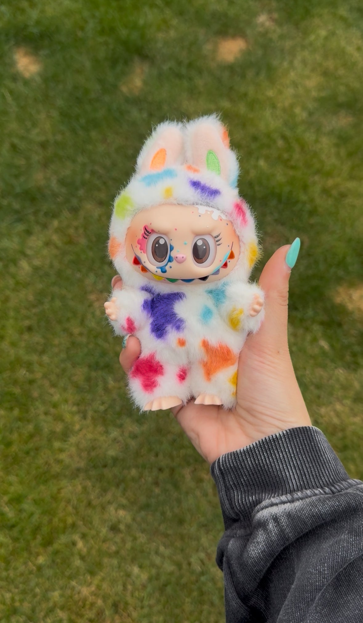 Surprise Rainbow Lamoomoo (Standing)