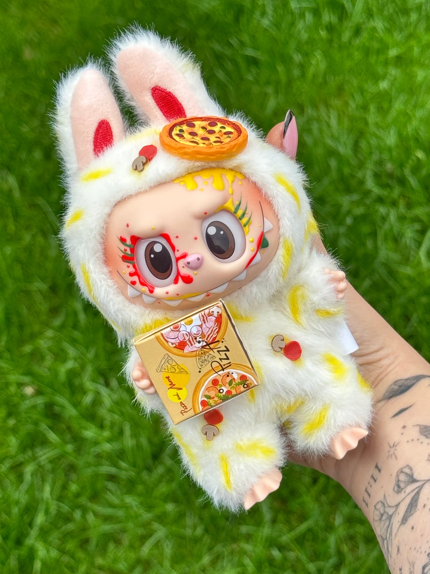 A PizzaShop Lamoomoo (with grated cheese) Limited Edition