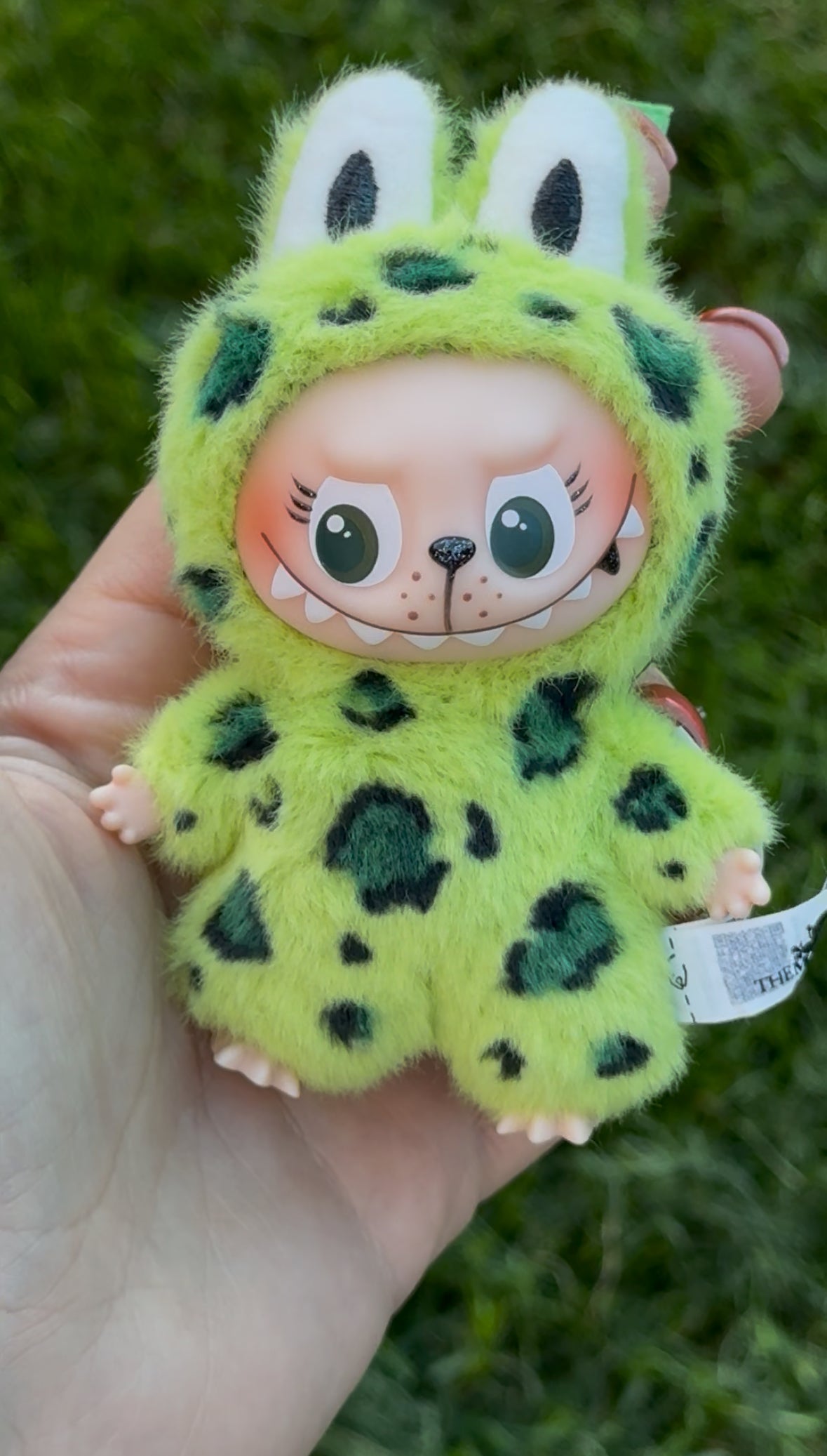 Mini Cheetah Girlz - Letter V