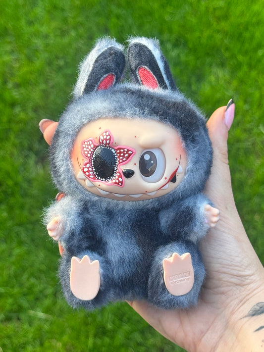 A PRE-ORDER Stranger Things Collection - Demogorgon labubu (Limited Edition)