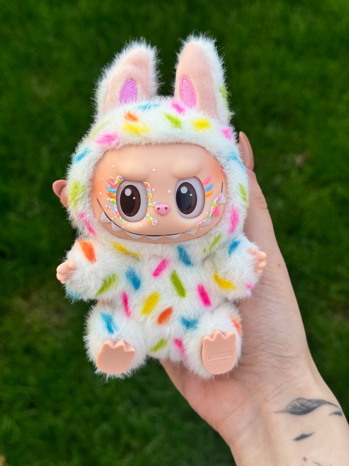 Funfetti Lamoomoo (Limited Edition) Sitting Down